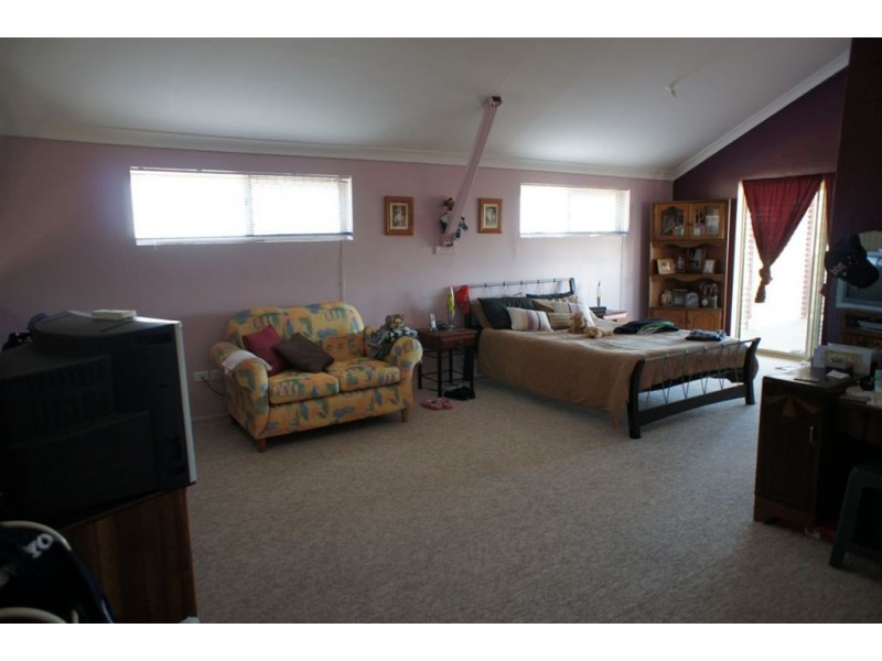 15 South Yamba Rd, Alton Downs QLD 4702