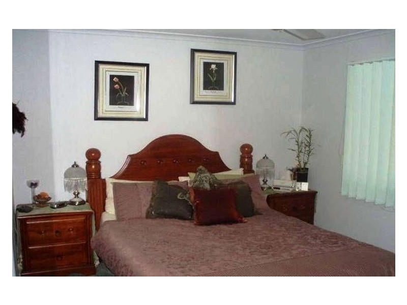 94 Middle Rd, Gracemere QLD 4702