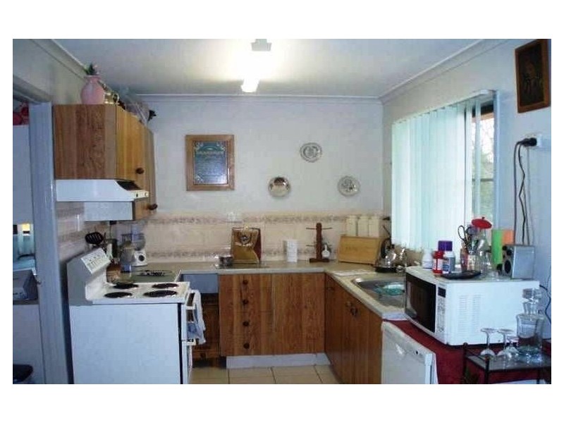 94 Middle Rd, Gracemere QLD 4702