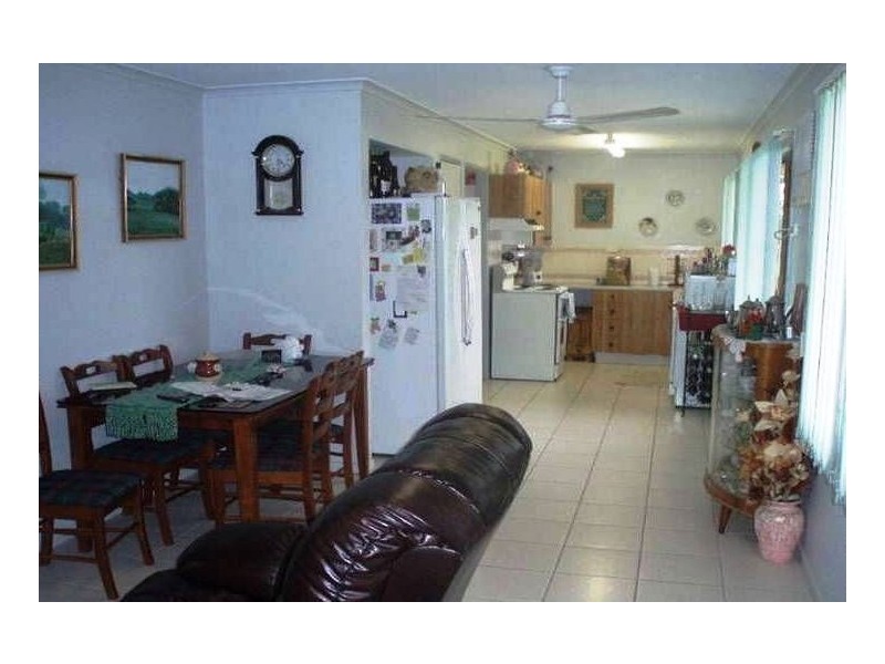 94 Middle Rd, Gracemere QLD 4702