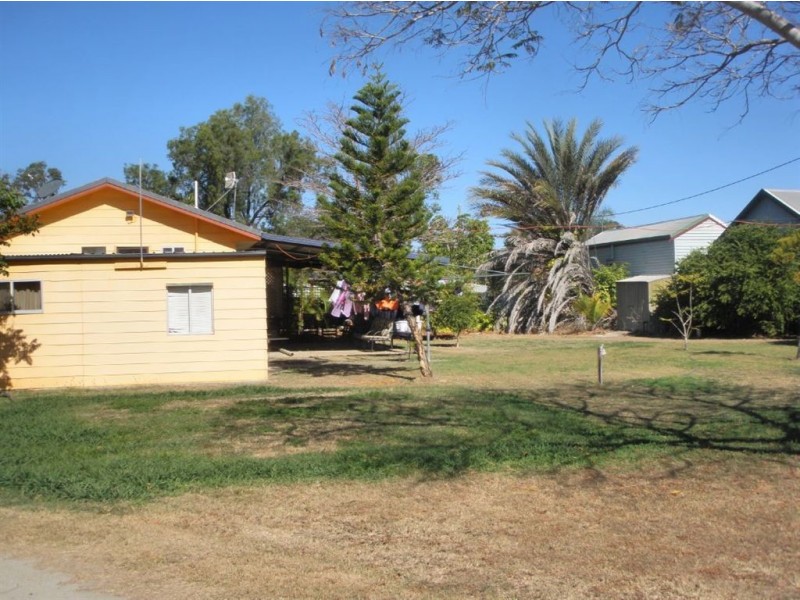 94 Middle Rd, Gracemere QLD 4702