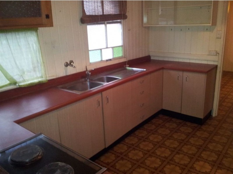 149 east, Mount Morgan QLD 4714