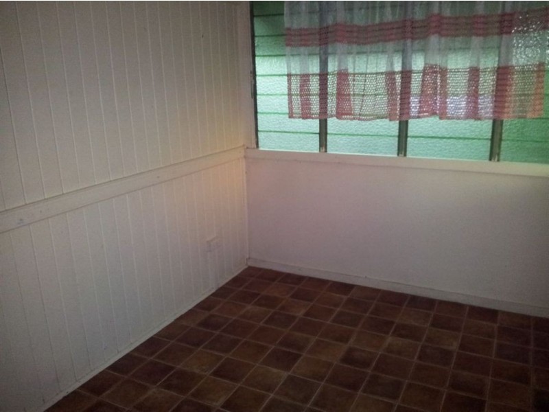 149 east, Mount Morgan QLD 4714