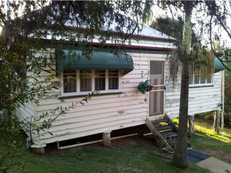 38 east st, Mount Morgan QLD 4714