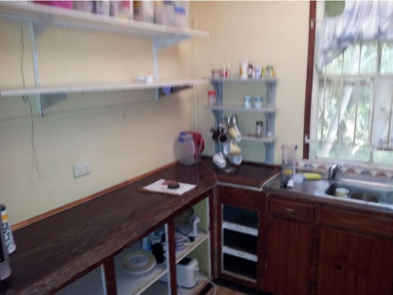 38 east st, Mount Morgan QLD 4714