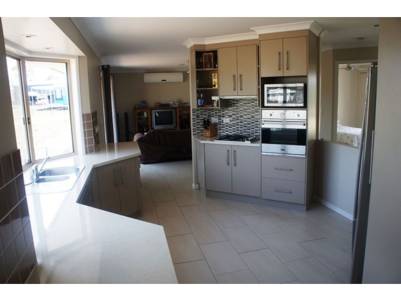 26 west, Gracemere QLD 4702