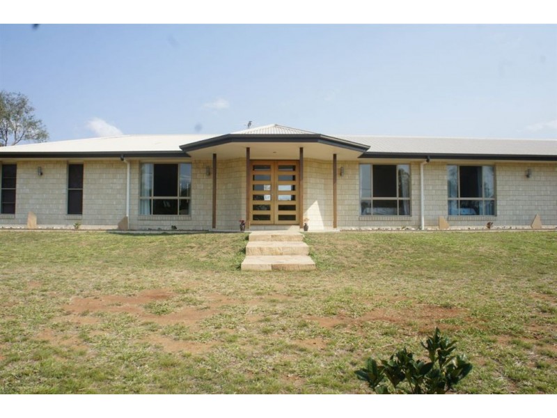 26 west, Gracemere QLD 4702