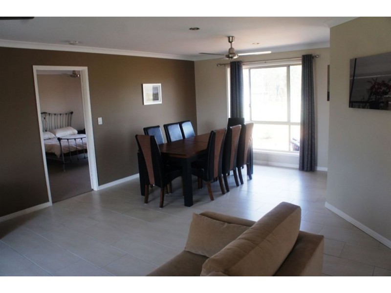 26 west, Gracemere QLD 4702