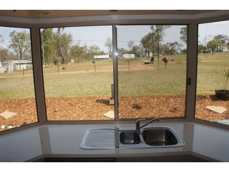 26 west, Gracemere QLD 4702