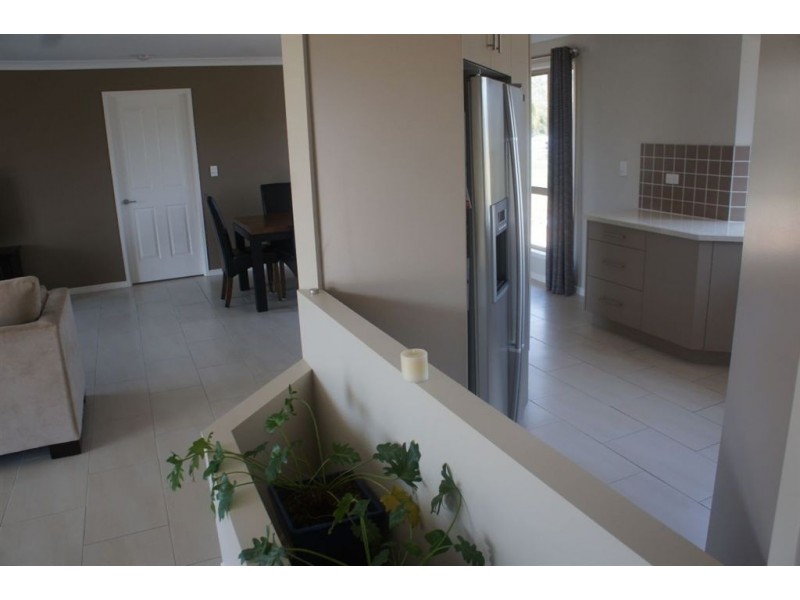 26 west, Gracemere QLD 4702