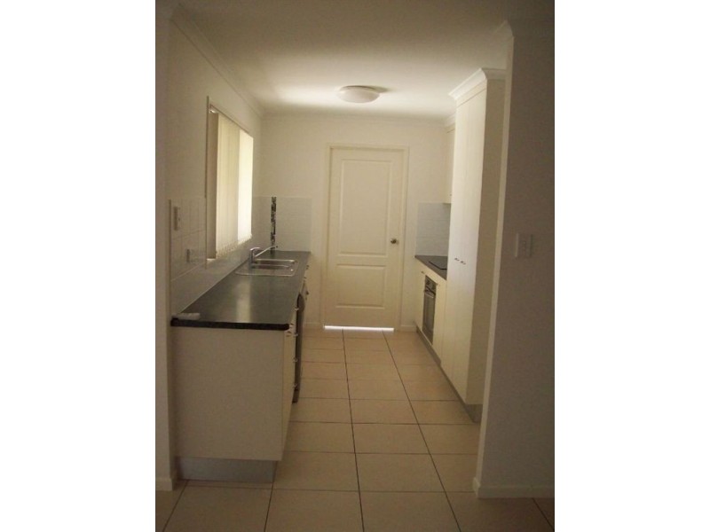 6 Chatterton Bvd, Gracemere QLD 4702