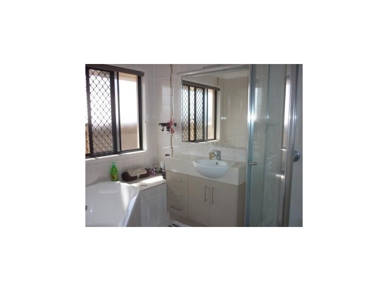 71 Buxton, Gracemere QLD 4702