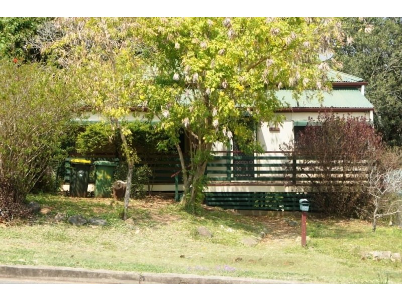 24 Dee Street, Mount Morgan QLD 4714