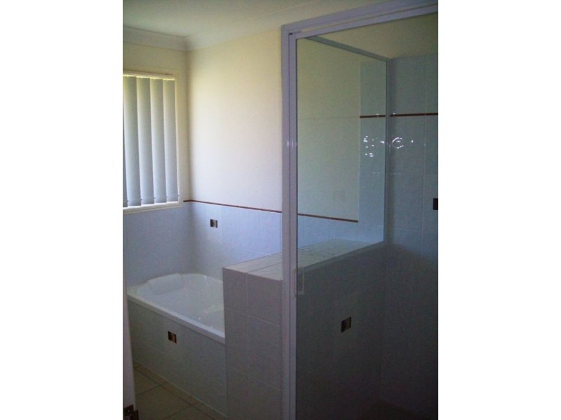 12 Riley Drive, Gracemere QLD 4702