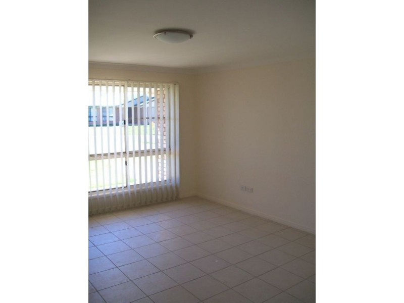 12 Riley Drive, Gracemere QLD 4702