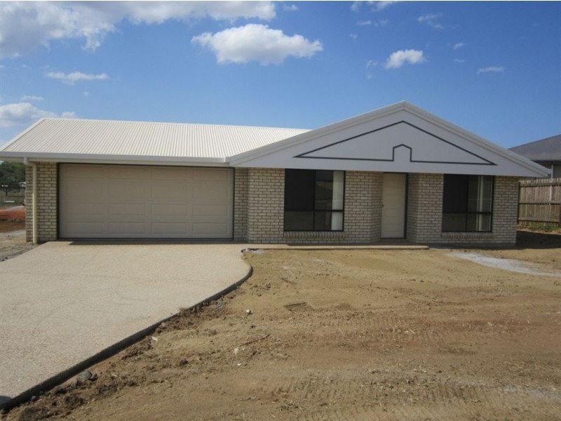 33 Leichhardt Dr, Gracemere QLD 4702