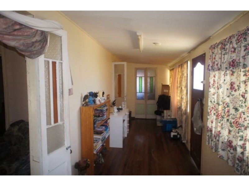 81 James Street, Mount Morgan QLD 4714