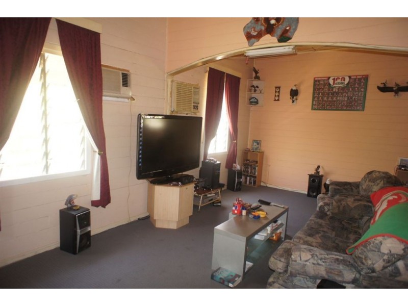 81 James Street, Mount Morgan QLD 4714