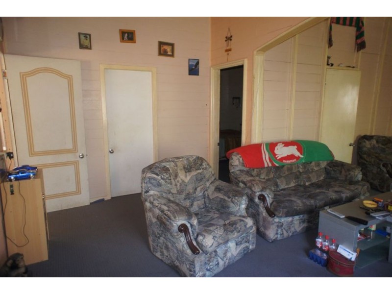 81 James Street, Mount Morgan QLD 4714