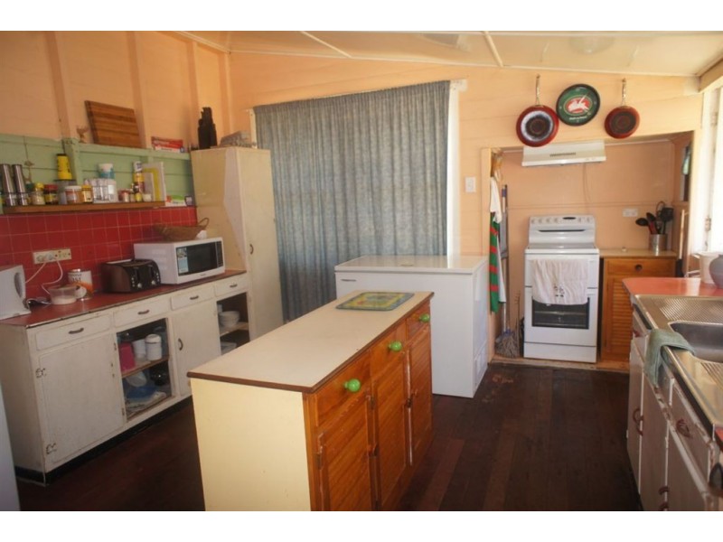 81 James Street, Mount Morgan QLD 4714