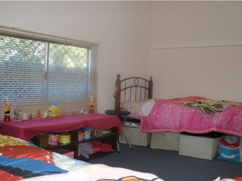 69 East Street, Mount Morgan QLD 4714