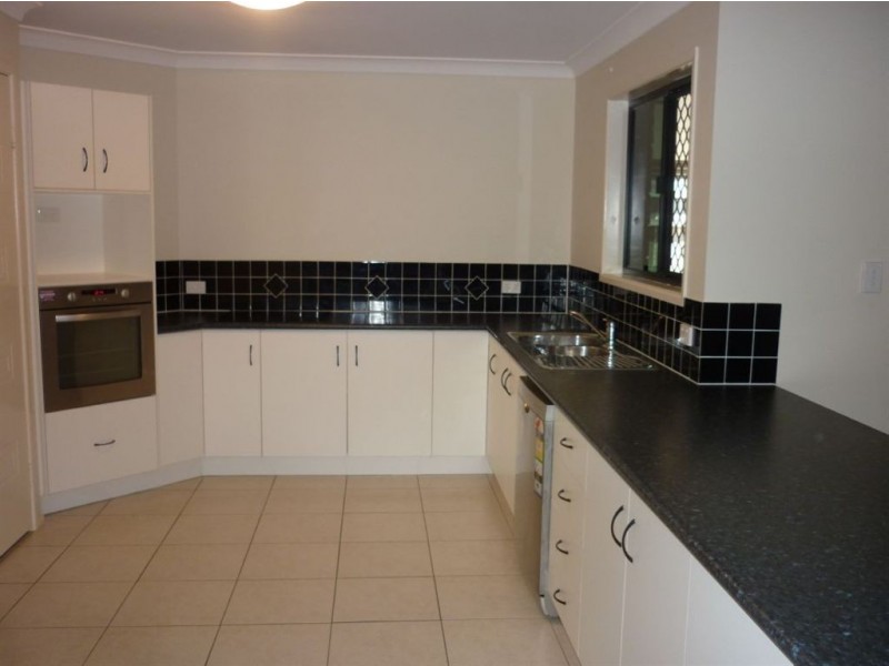 11 Rosella Drive, Gracemere QLD 4702