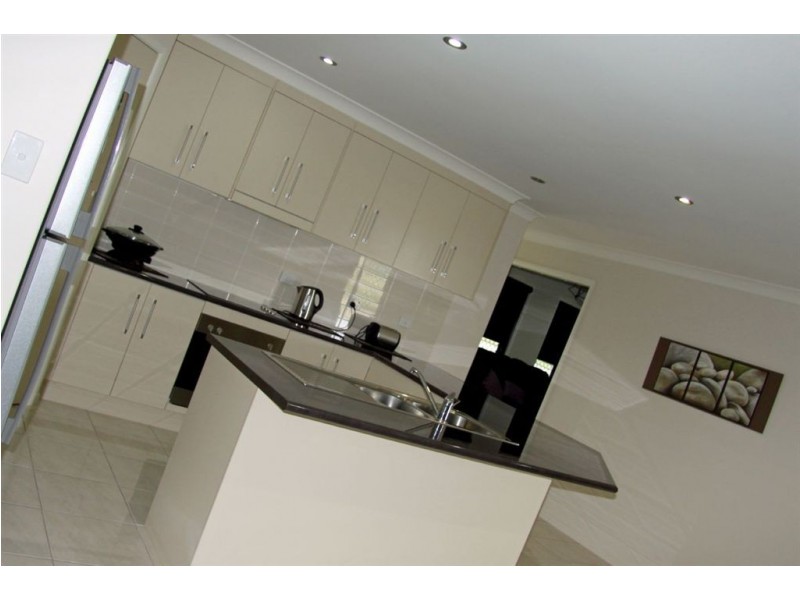 24 Ingram Drive, Gracemere QLD 4702