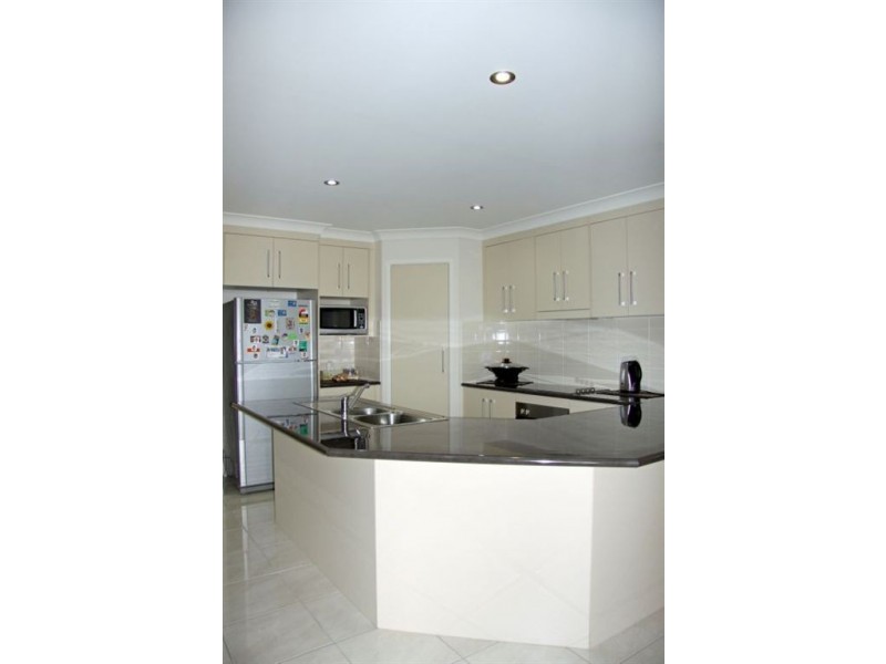 24 Ingram Drive, Gracemere QLD 4702