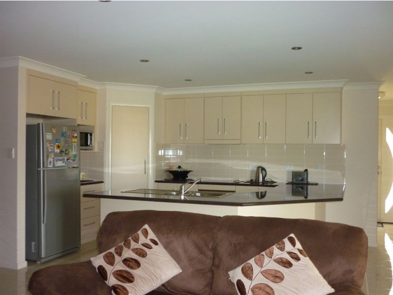 24 Ingram Drive, Gracemere QLD 4702