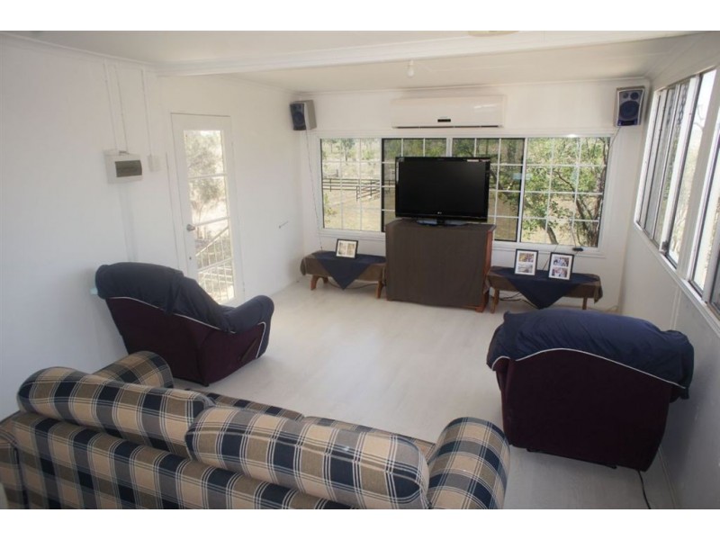 167 Boys Rd, Alton Downs QLD 4702