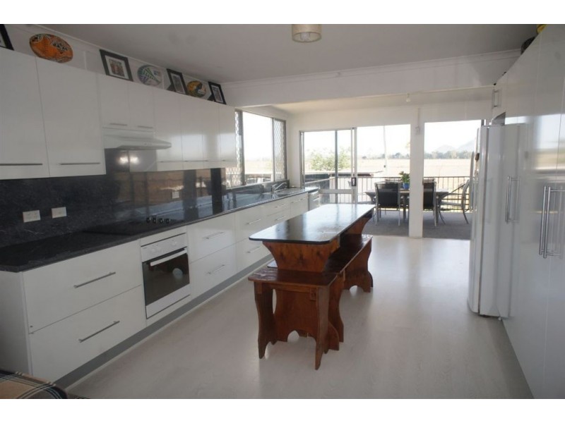 167 Boys Rd, Alton Downs QLD 4702