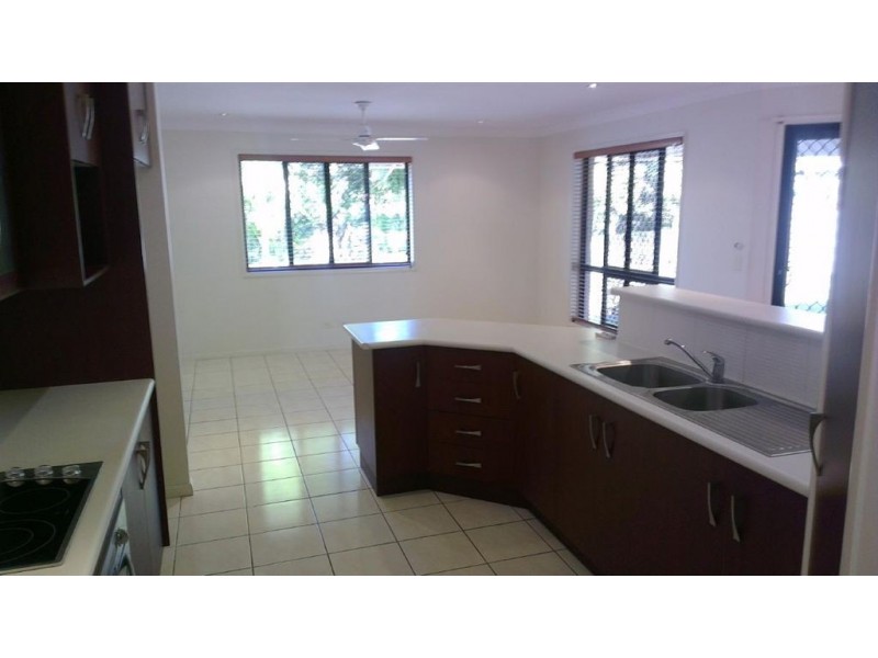 19 Poinciana Place, Gracemere QLD 4702