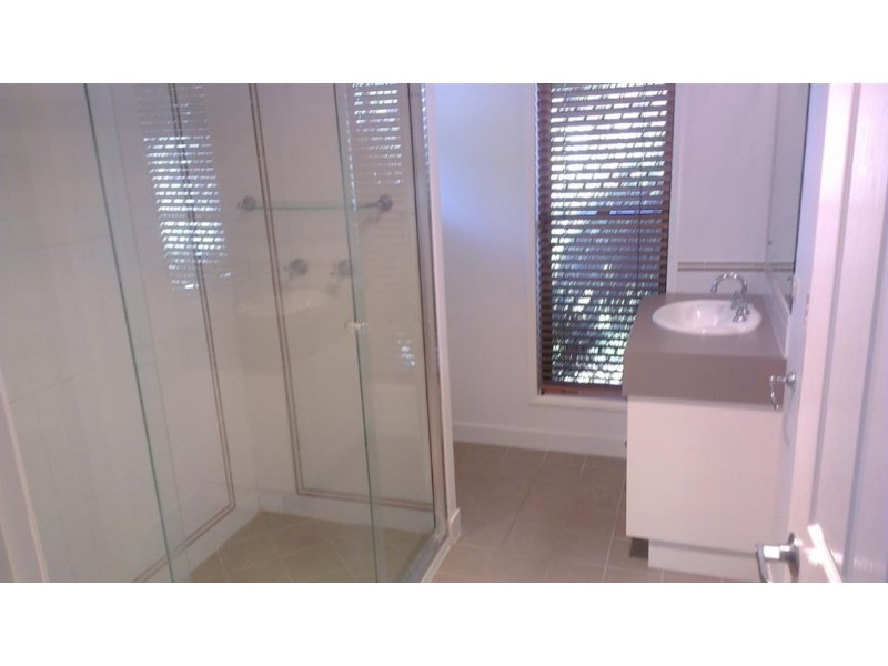 19 Poinciana Place, Gracemere QLD 4702