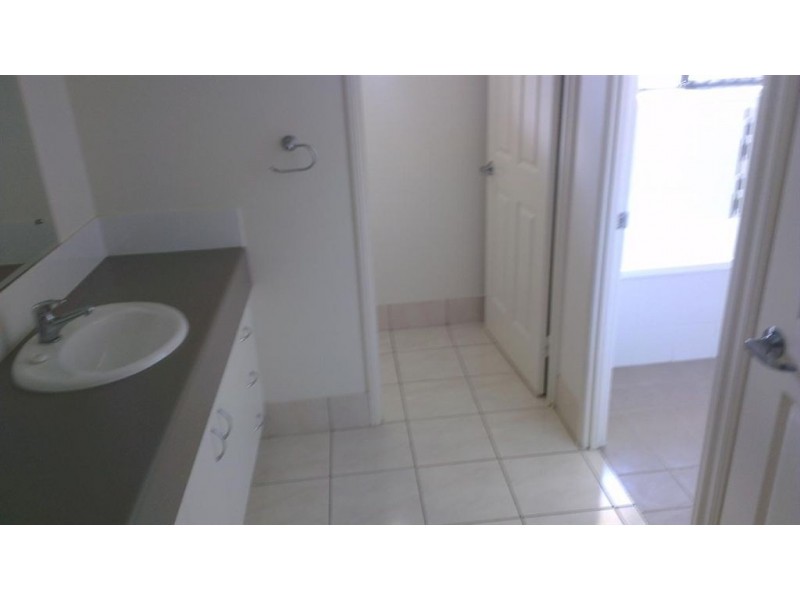 19 Poinciana Place, Gracemere QLD 4702