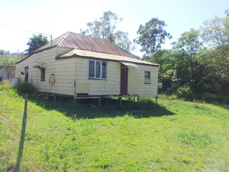 30 Creek Street, Mount Morgan QLD 4714