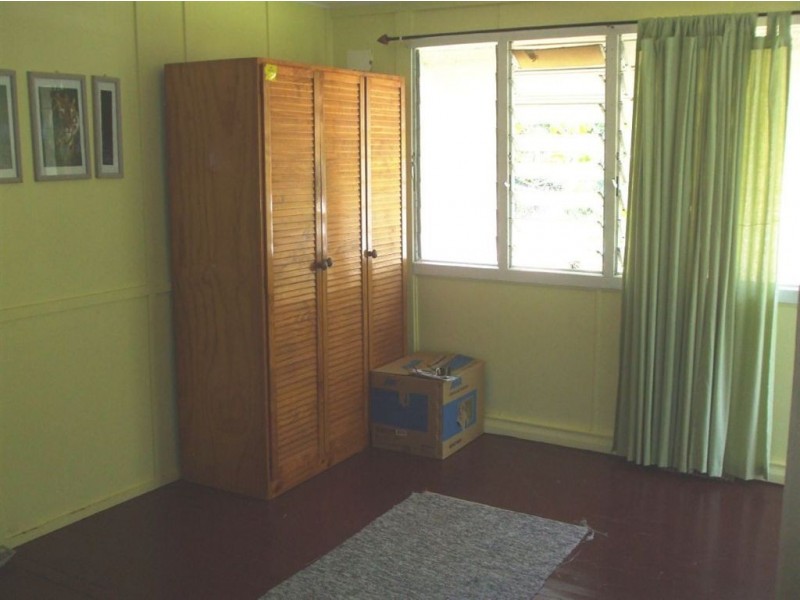 42 Gordon Street, Mount Morgan QLD 4714