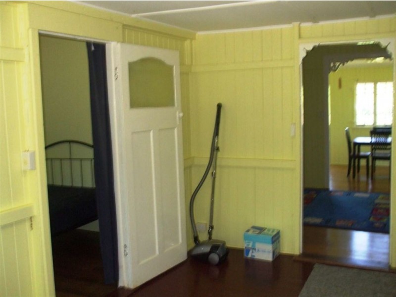 42 Gordon Street, Mount Morgan QLD 4714