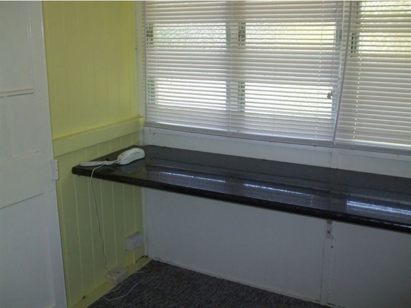 42 Gordon Street, Mount Morgan QLD 4714