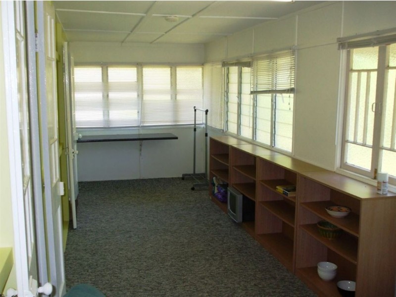 42 Gordon Street, Mount Morgan QLD 4714