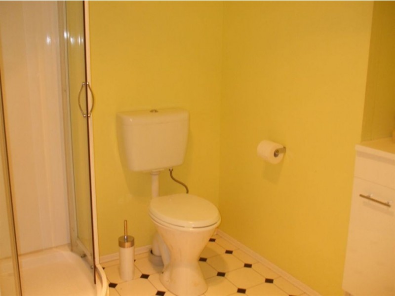 42 Gordon Street, Mount Morgan QLD 4714