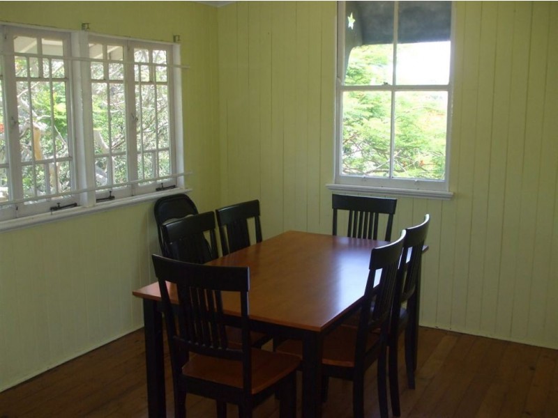 42 Gordon Street, Mount Morgan QLD 4714