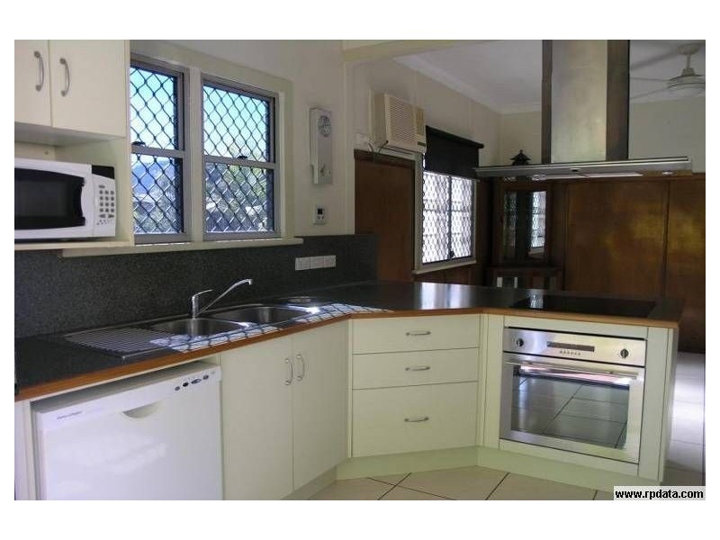 255 Dean Street, Berserker QLD 4701