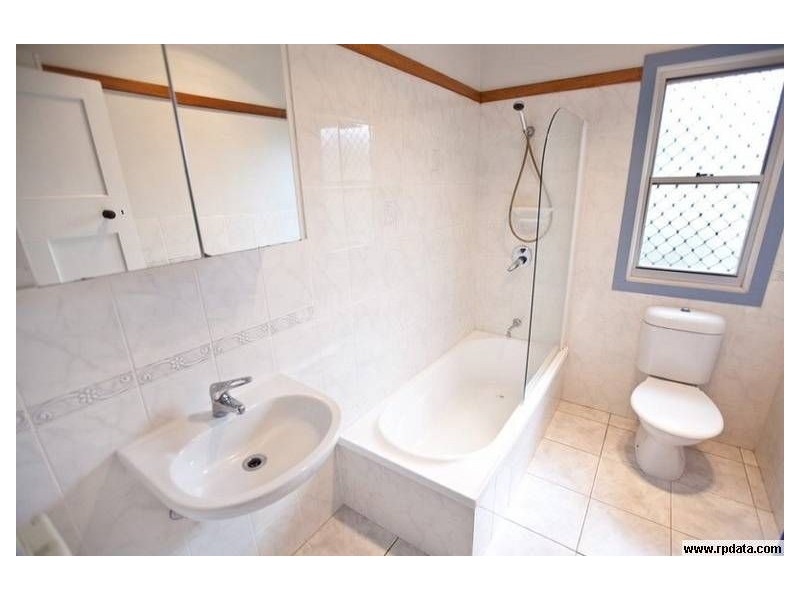 255 Dean Street, Berserker QLD 4701