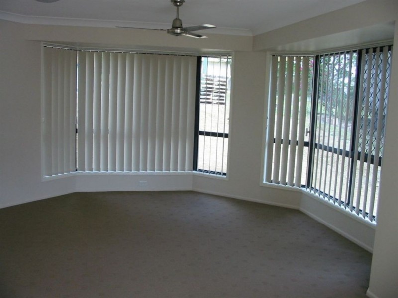 27 Sunrise Cresent, Gracemere QLD 4702