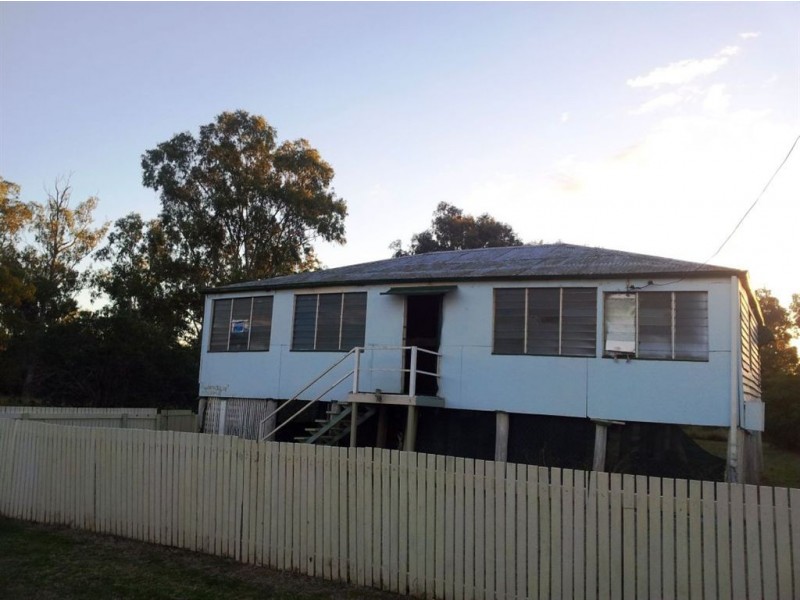 5 Don St, Wowan QLD 4702