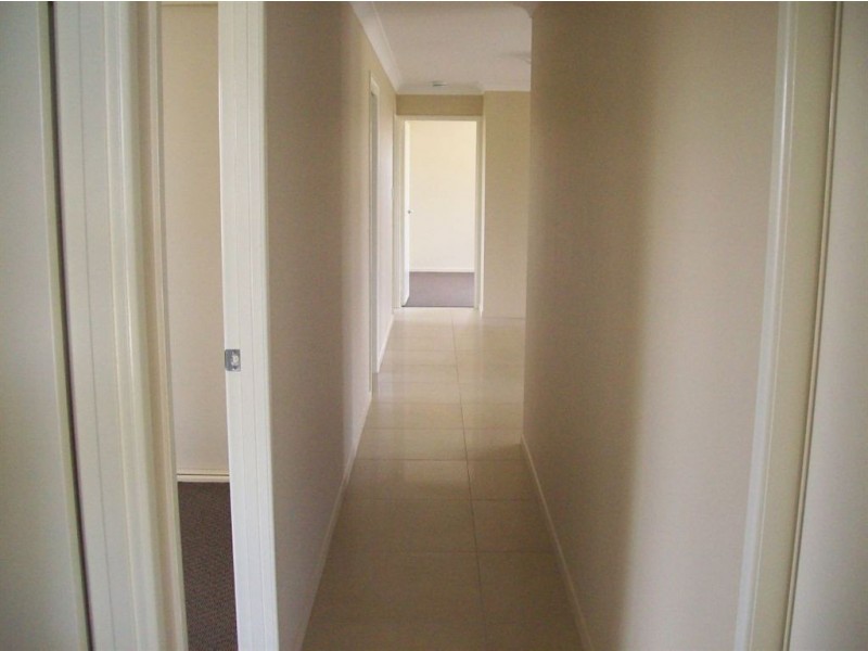 33 Broadhurst Dr, Gracemere QLD 4702