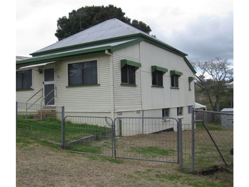 69 Dee St, Mount Morgan QLD 4714