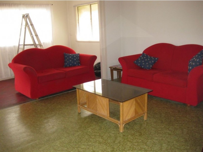 69 Dee St, Mount Morgan QLD 4714