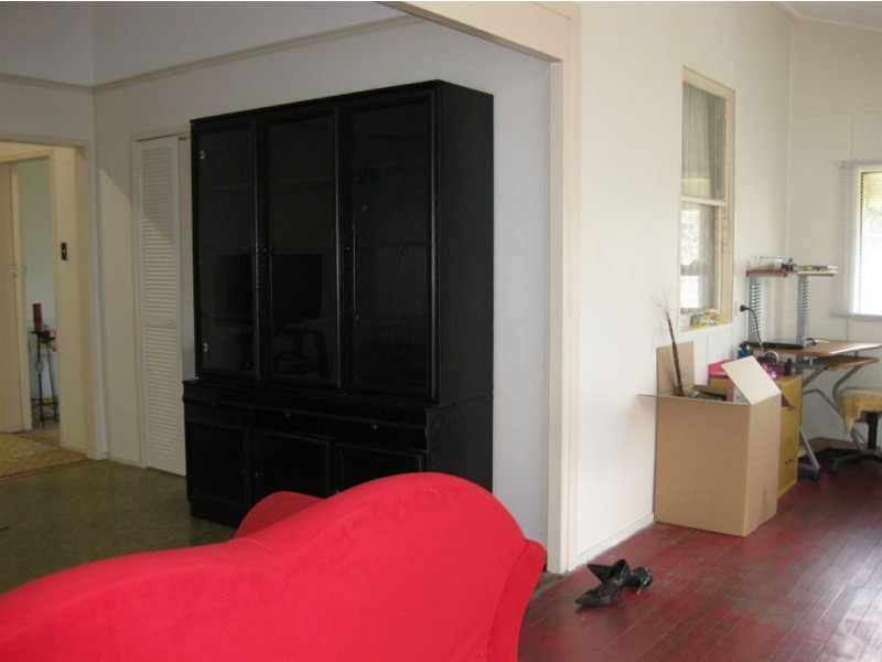 69 Dee St, Mount Morgan QLD 4714