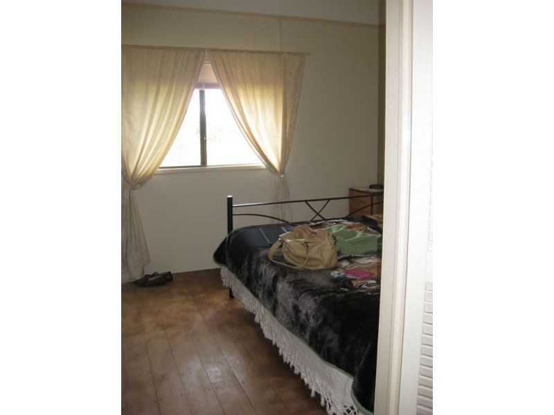 69 Dee St, Mount Morgan QLD 4714